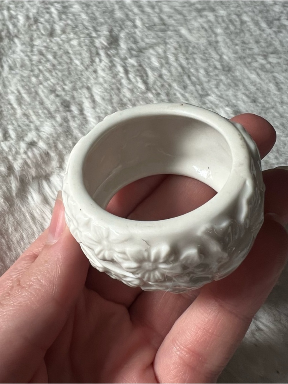 White Ceramic Embossed Floral Napkin Ring Round Flowers & Plants Theme